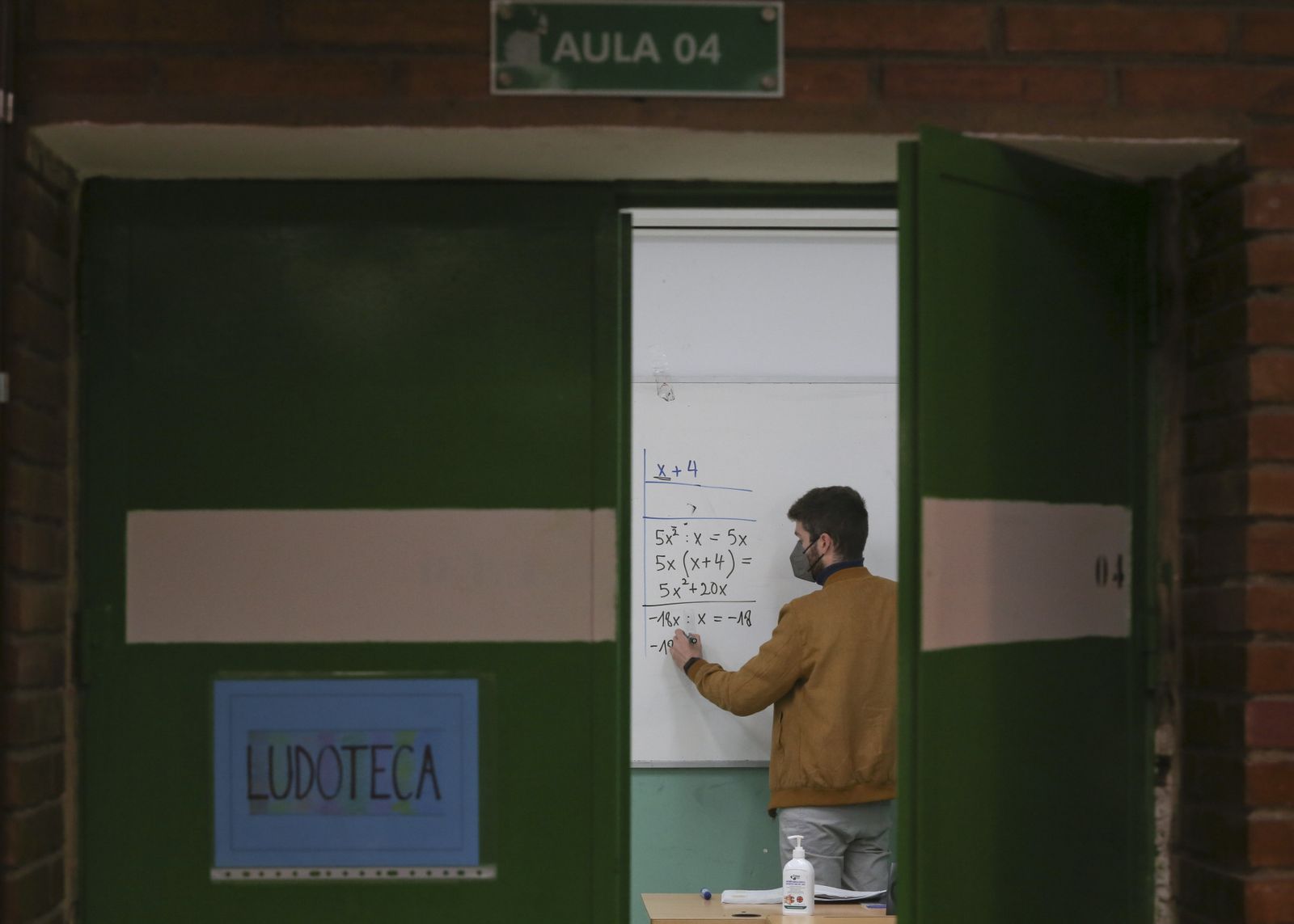 Quién lo diría: a lo mejor una educación pública más dotada y mejor atendida puede paliar la tragedia.