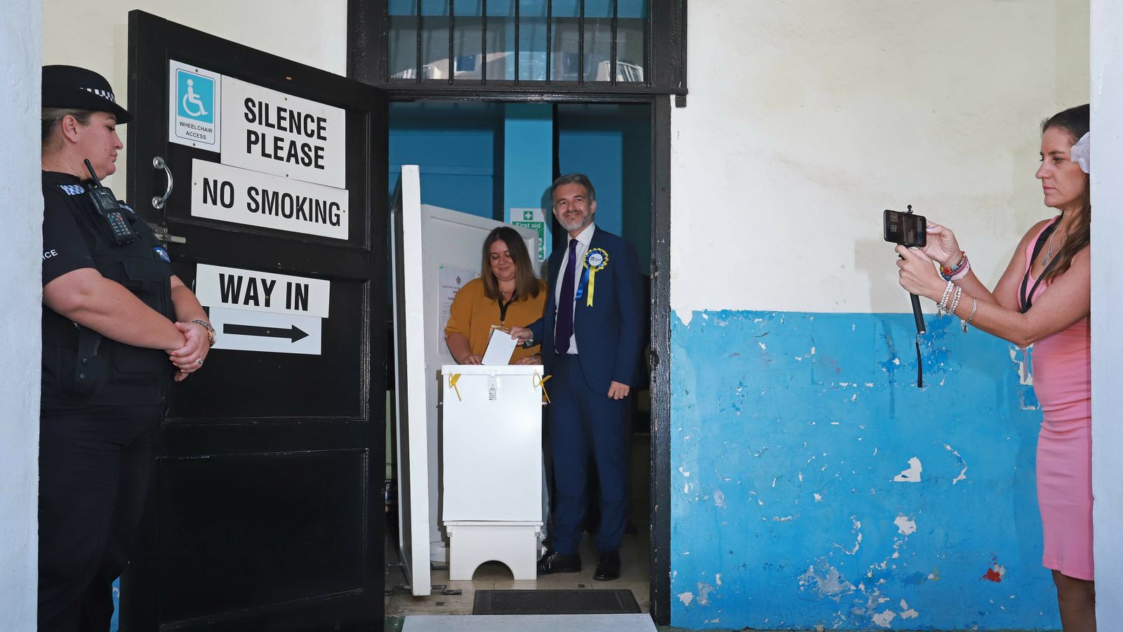 Las mejores fotos de la jornada electoral en Gibraltar