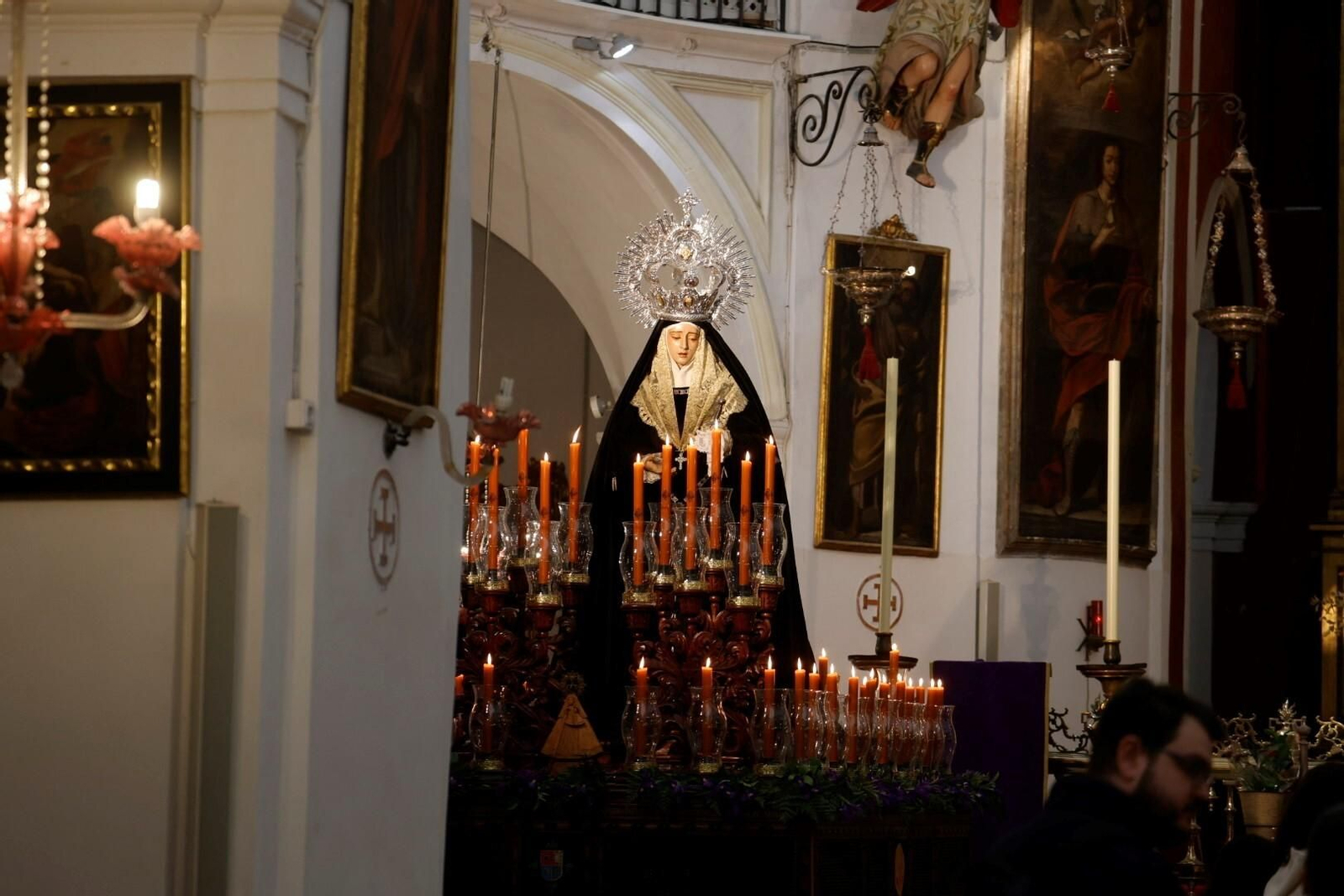 Rezos en San Rafael a la Universitaria en este Martes Santo de Córdoba, en imágenes