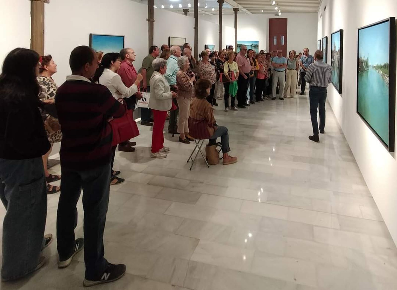 Una visita guiada a la exposición 'Memoria del paisaje' de Francisco Escalera.