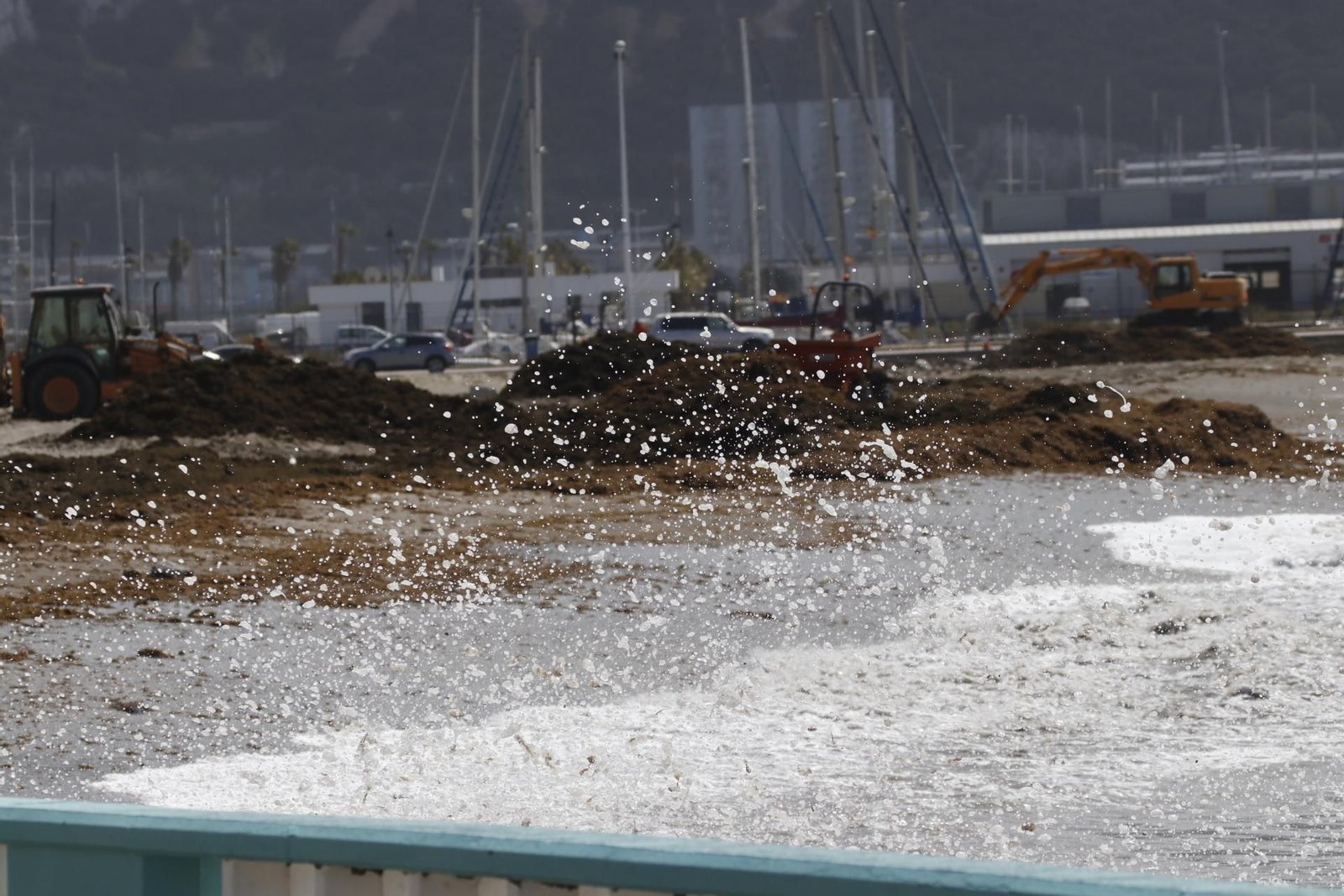 Los efectos del temporal de Levante en La Línea