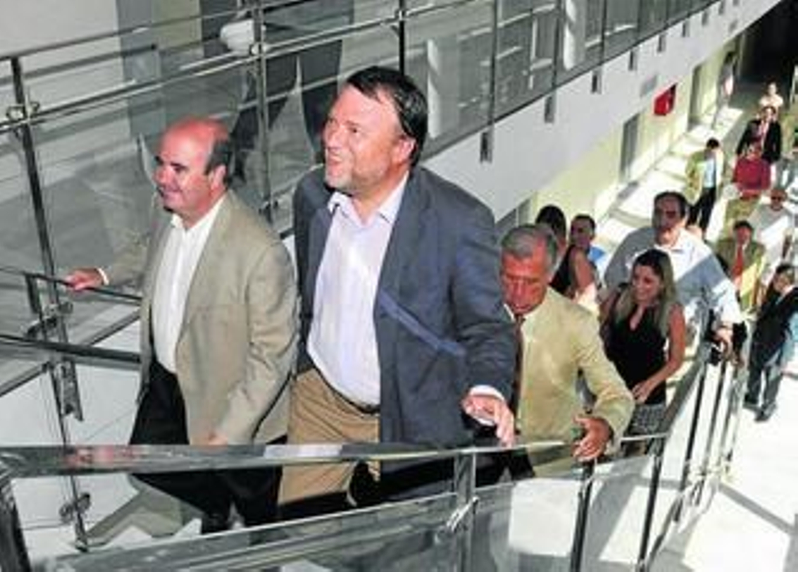 Monteseirín acompañó ayer al secretario de Estado Gaspar Zarrías en su visita a las obras de La Ranilla.