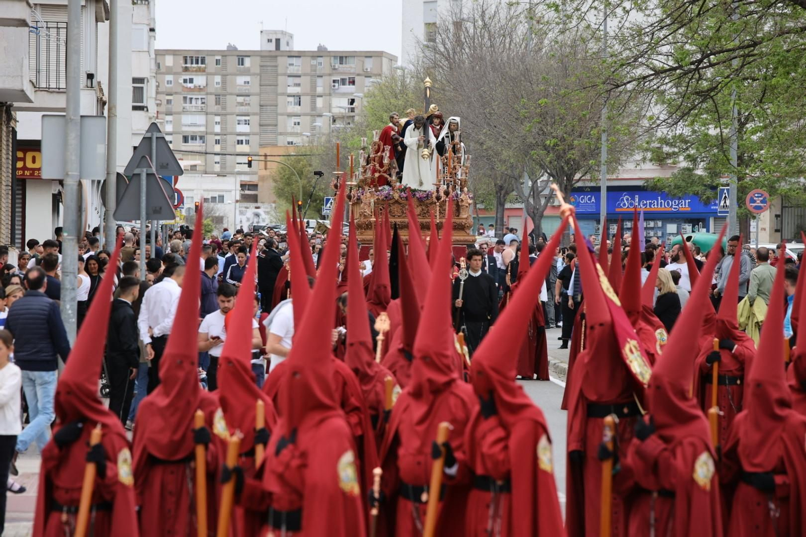 Martes Santo en Jerez: Imágenes de la hermandad de La Salvación