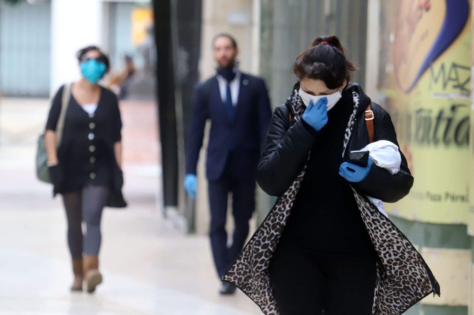 Imágenes del uso de la mascarilla para prevenir el contagio por coronavirus