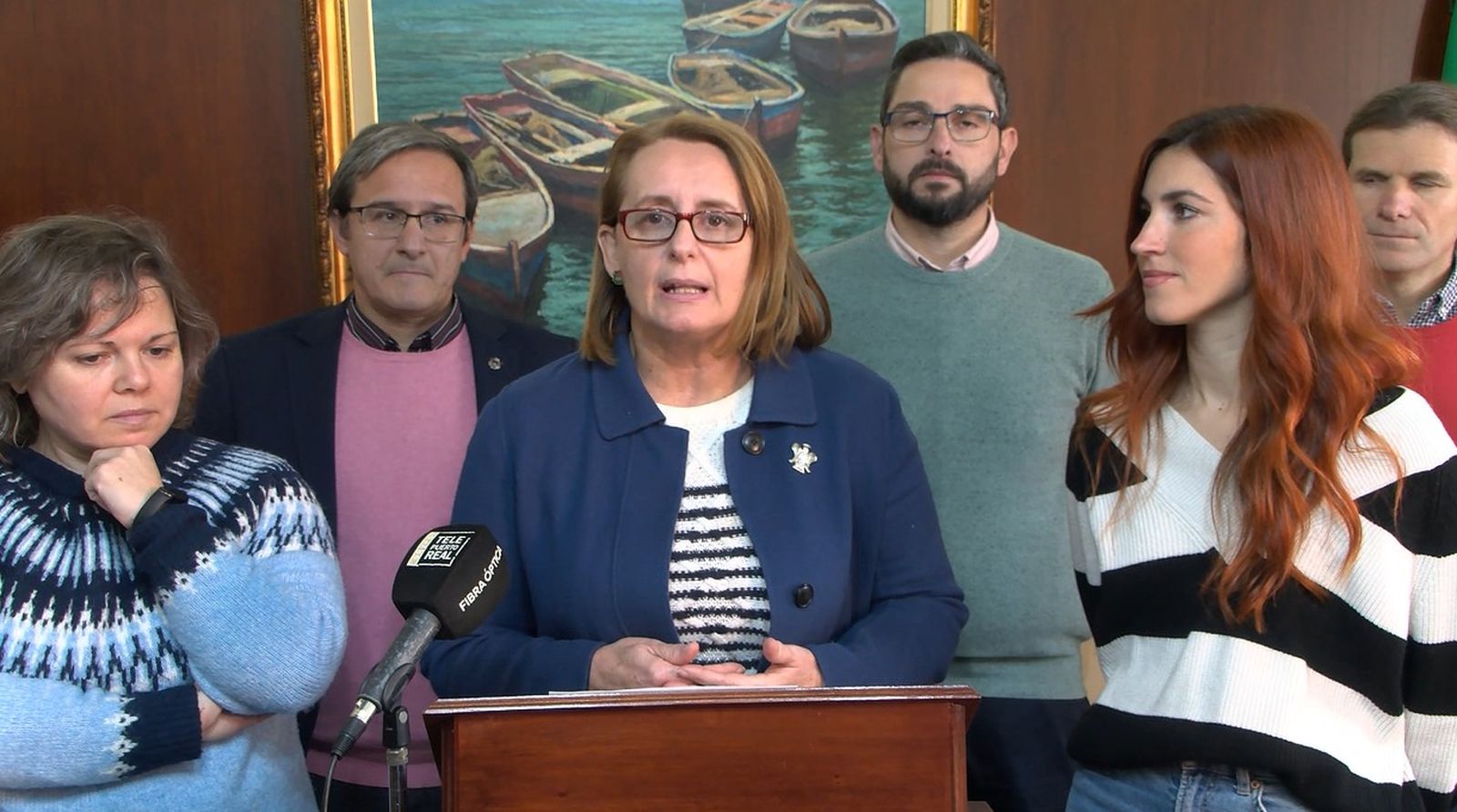 Aurora Salvador junto a concejales del gobierno local en el balance del año