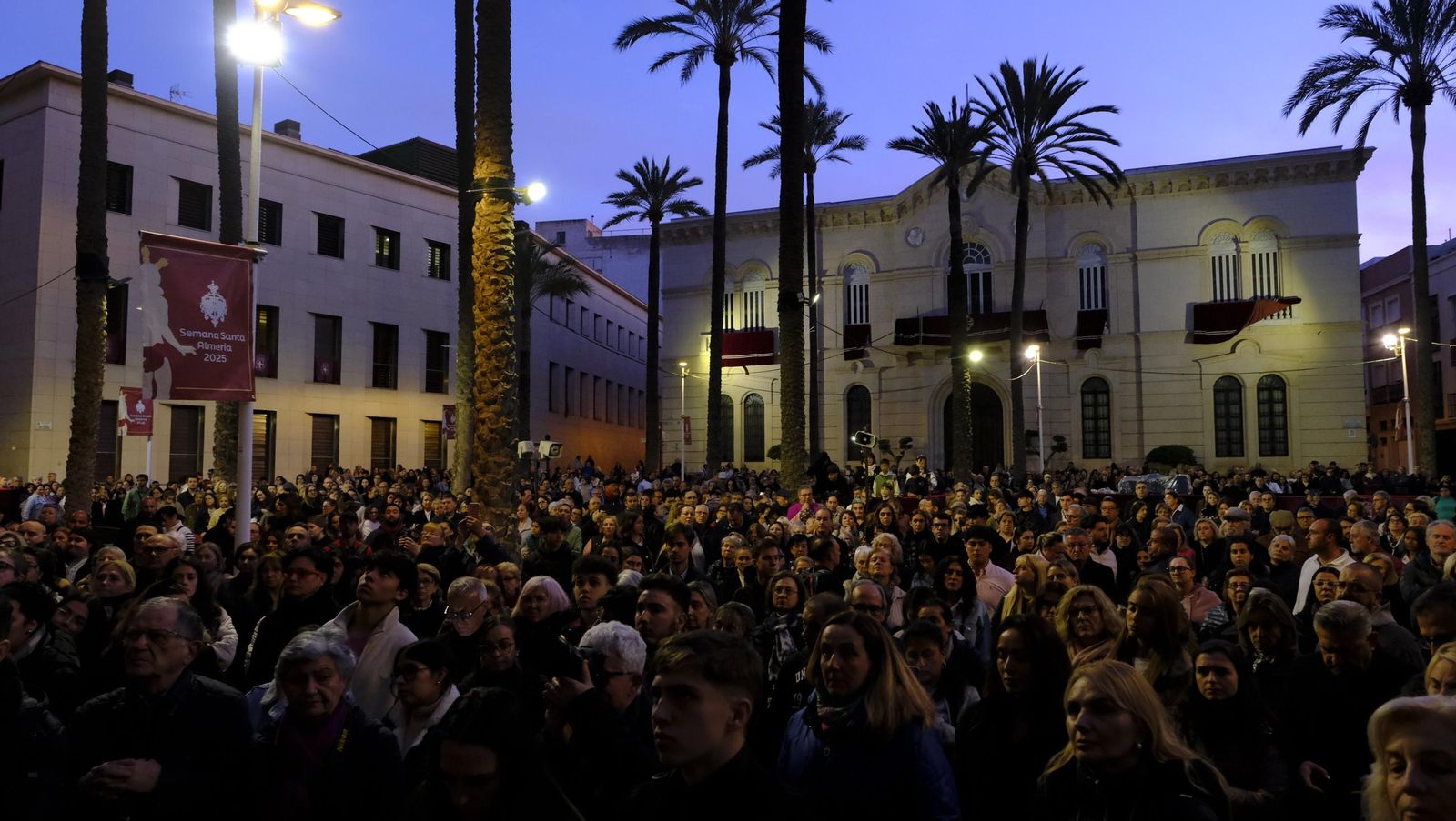 Vía Crucis del Cristo de la Escucha en la Semana Santa de Almería 2025