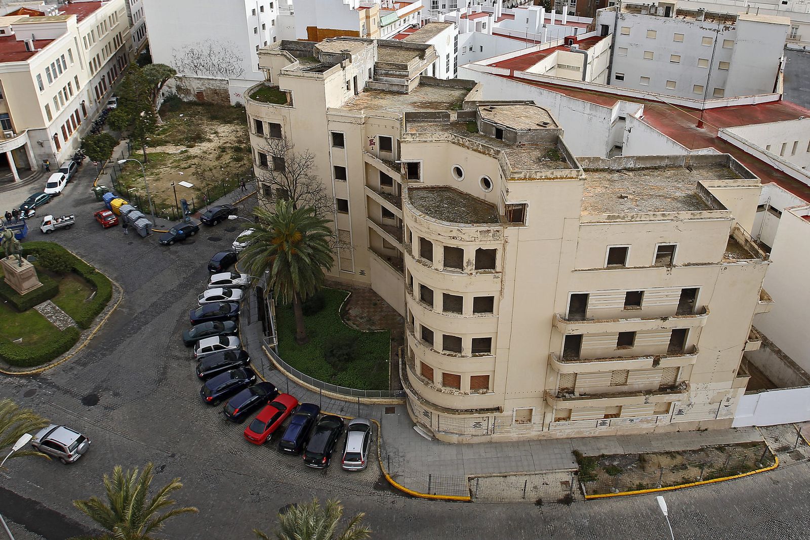 Vista aérea del edificio del Olivillo, en Cádiz.