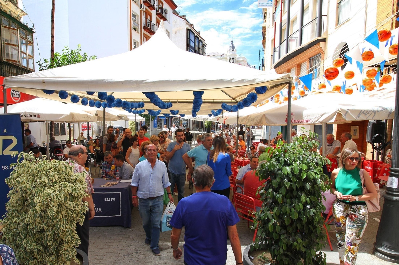Colombinas de día en la calle Marina, el pasado año.