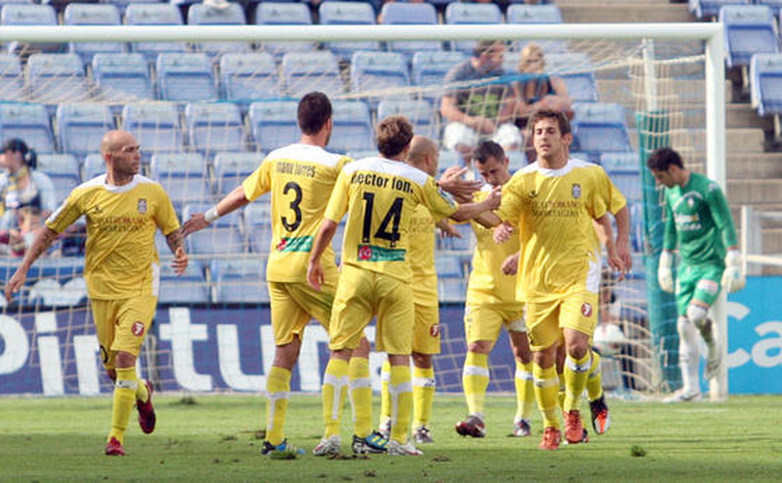 Los jugadores del Cartagena celebran un gol.

Foto: Josue Correa