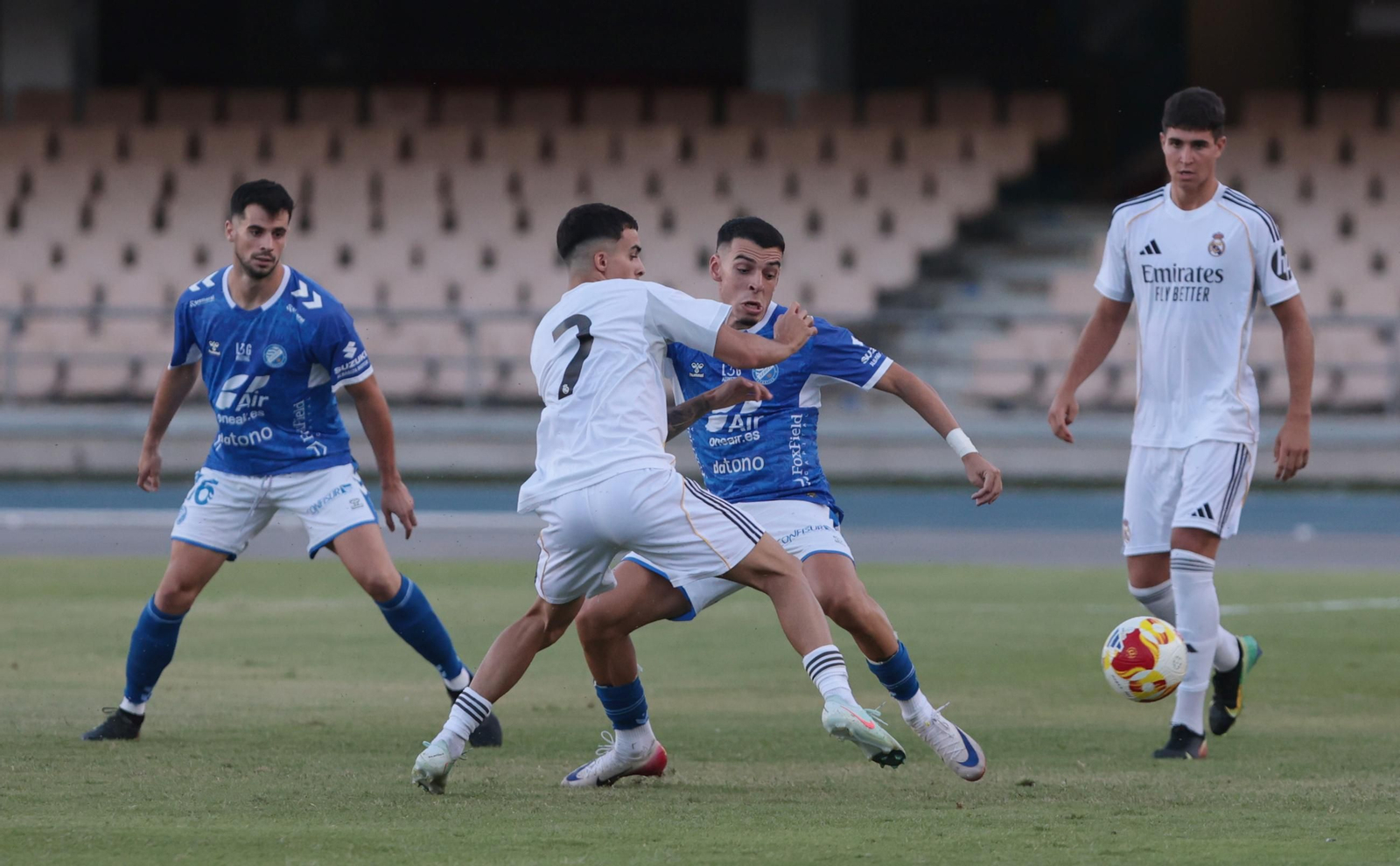 Imágenes del Trofeo de la Vendimia entre  Xerez DFC contra Real Madrid C en Chapín