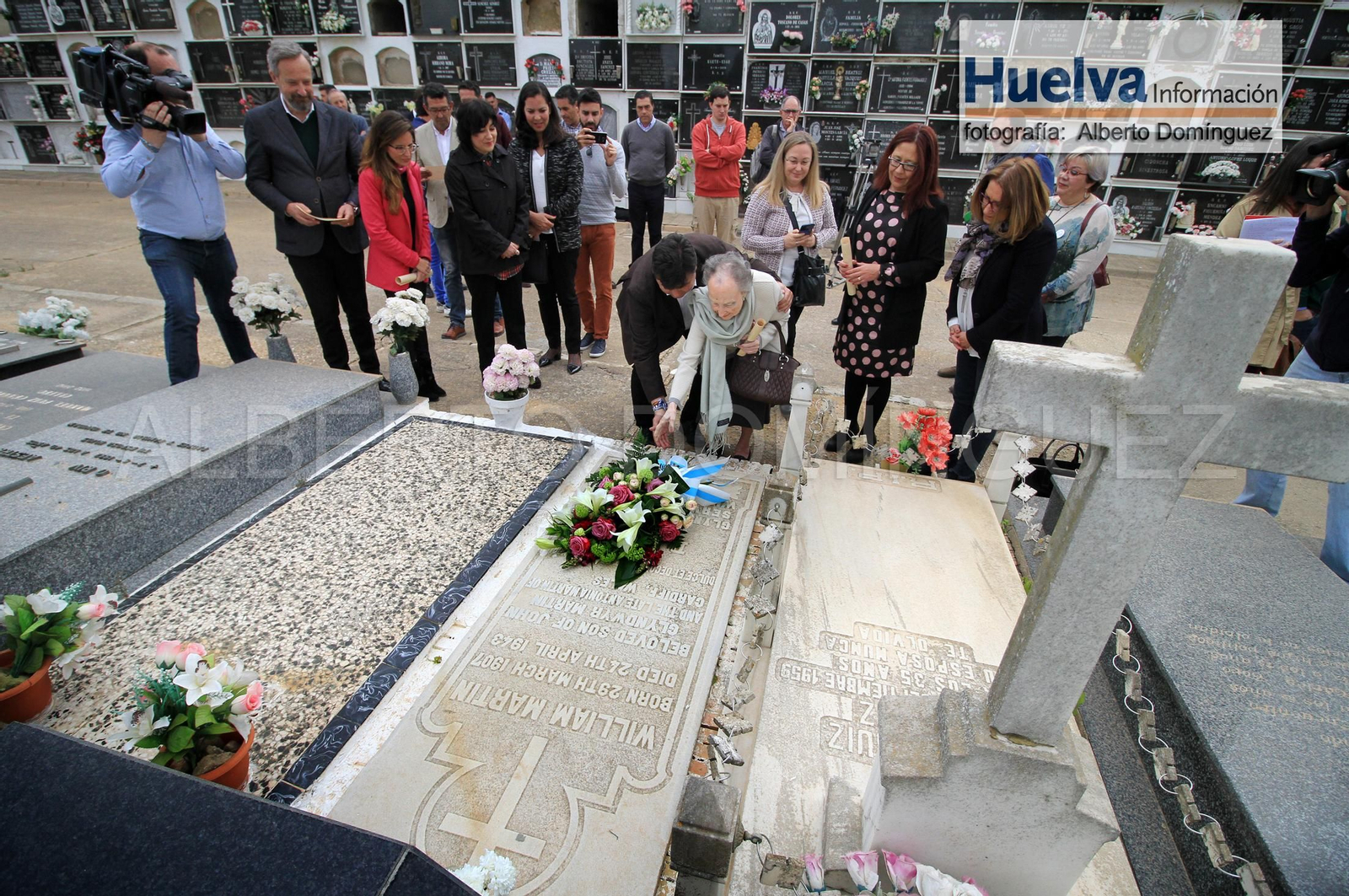 Imágenes del homenaje a William Martin "el hombre que nunca existió" en el cementerio de la Soledad