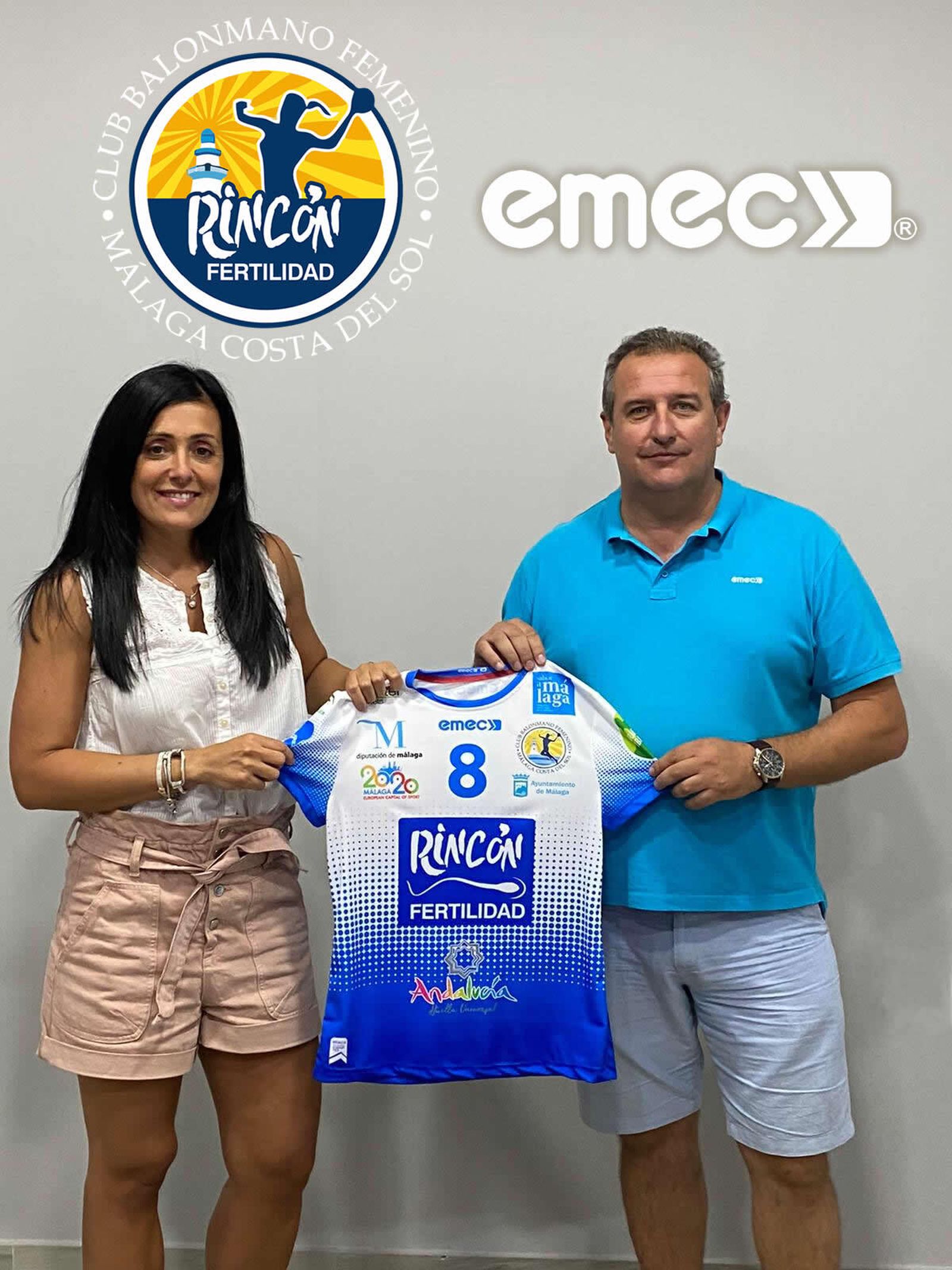 Pepa Moreno y José Torres, en la firma del acuerdo.