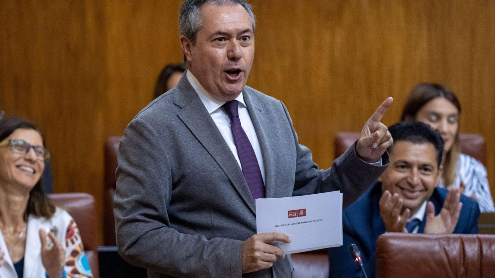 Juan Espadas en su réplica al presidente de la Junta durante la sesión de control.