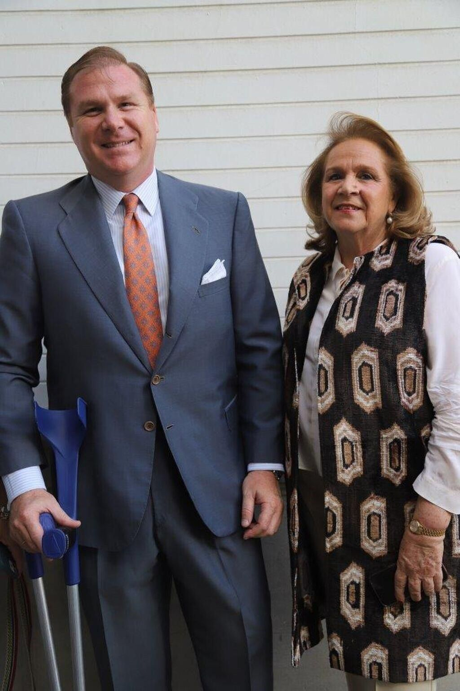 Javier Moya con su madre, la empresaria Concha Yoldi, en los previos de una de sus corridas en la Maestranza. Javier Moya con su madre, la empresaria Concha Yoldi, en los previos de una de sus corridas en la Maestranza.