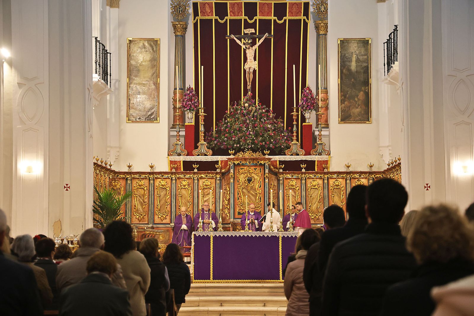 Las fotografías de la Misa de Imposición de Cenizas en la Catedral