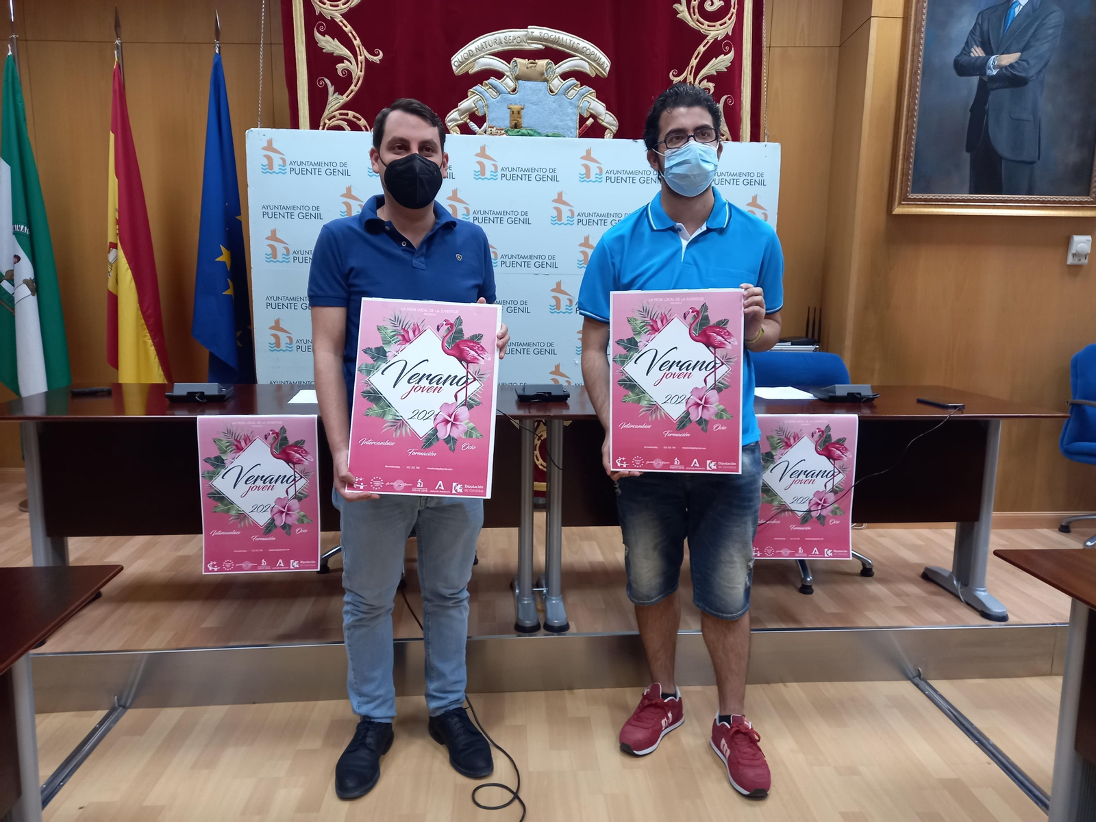 Jesús López, concejal de Juventud y Antonio Jesús Tenllado, presidente de la Mesa Local de la Juventud. Jesús López, concejal de Juventud y Antonio Jesús Tenllado, presidente de la Mesa Local de la Juventud.