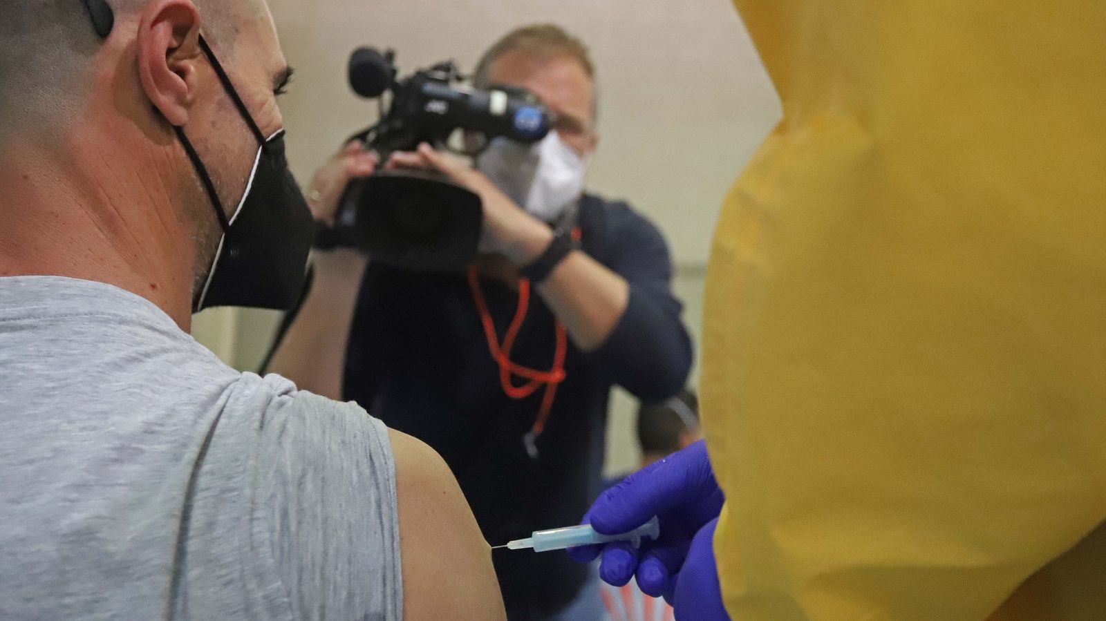 Fotos de la vacunación de estibadores en Algeciras