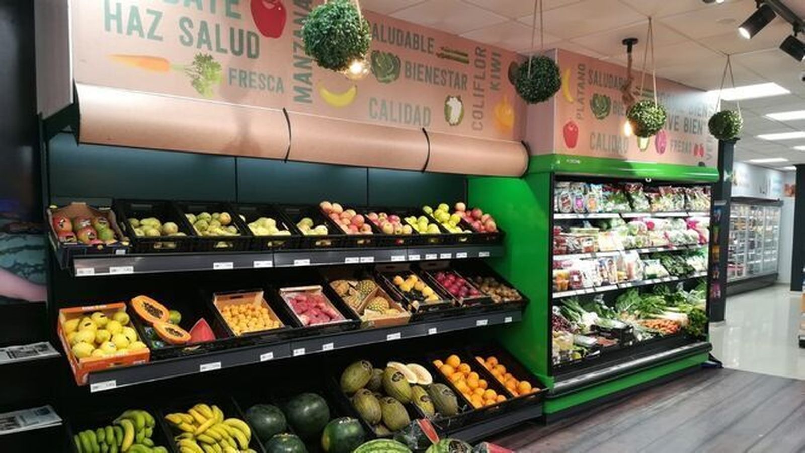 Zona de fruta y verdura de un supermercado
