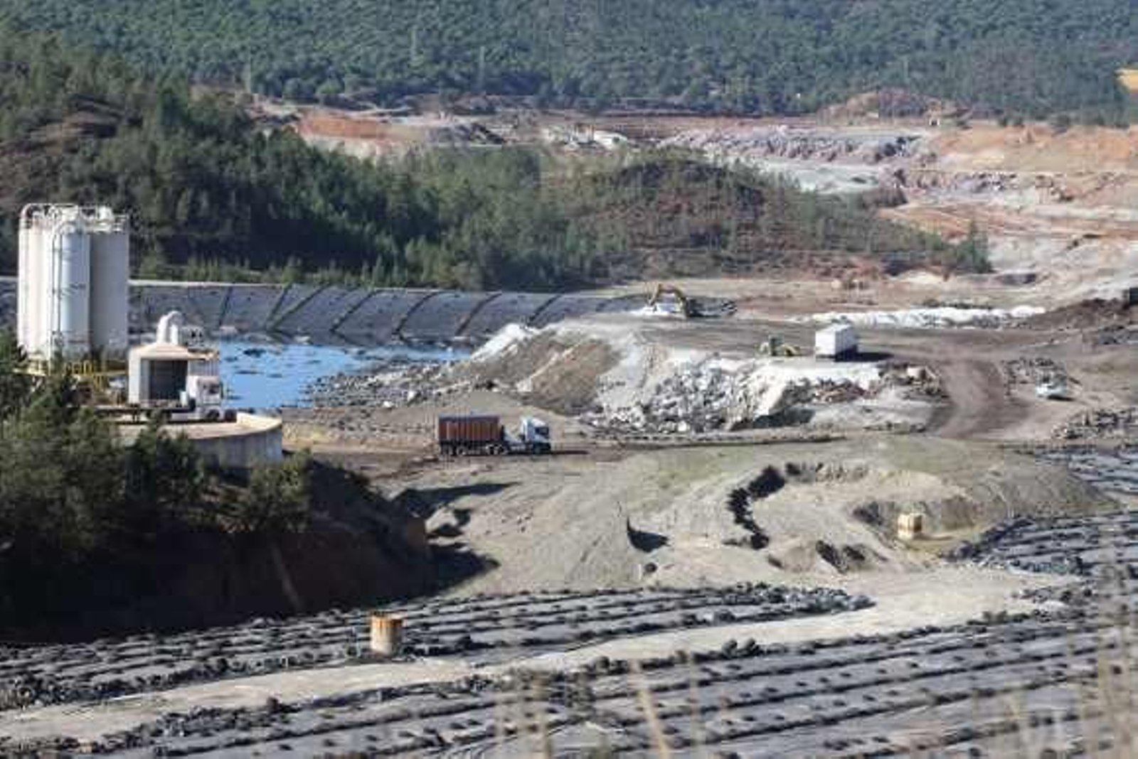 El PSOE-A valora la "celebridad y contundencia" de la Junta al cerrar el vertedero de Nerva