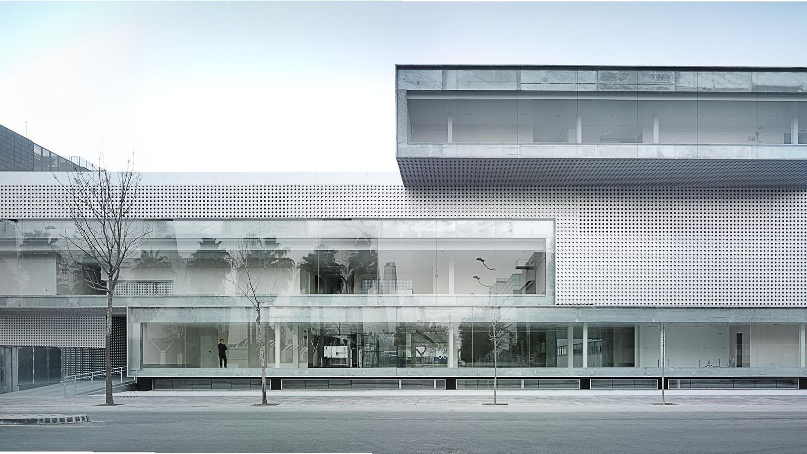 Hospital Instituto de Técnicas Avanzadas en Medicina (Premio de arquitectura Española 2013 y 1º premio internacional AIT Awards 2014)  MGM, Morales de Giles arquitectos SLP.