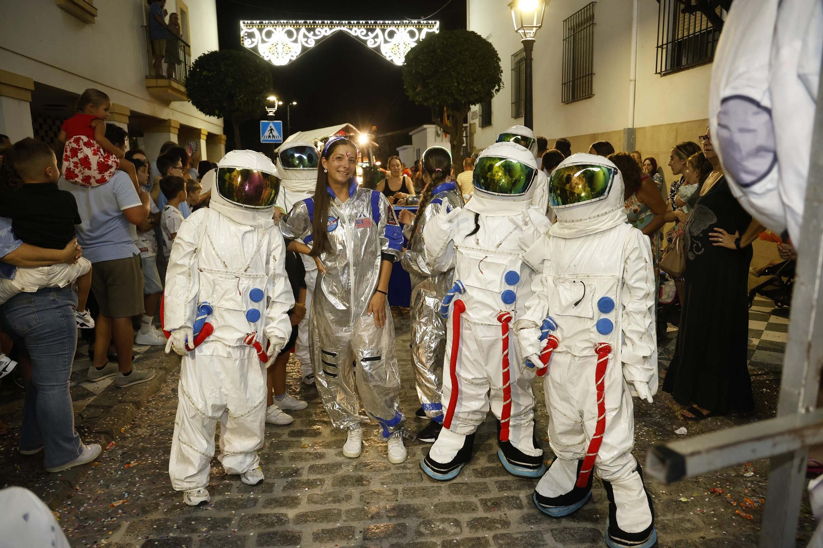 Búscate en las fotos de la cabalgata de la Feria Real de San Roque 2025