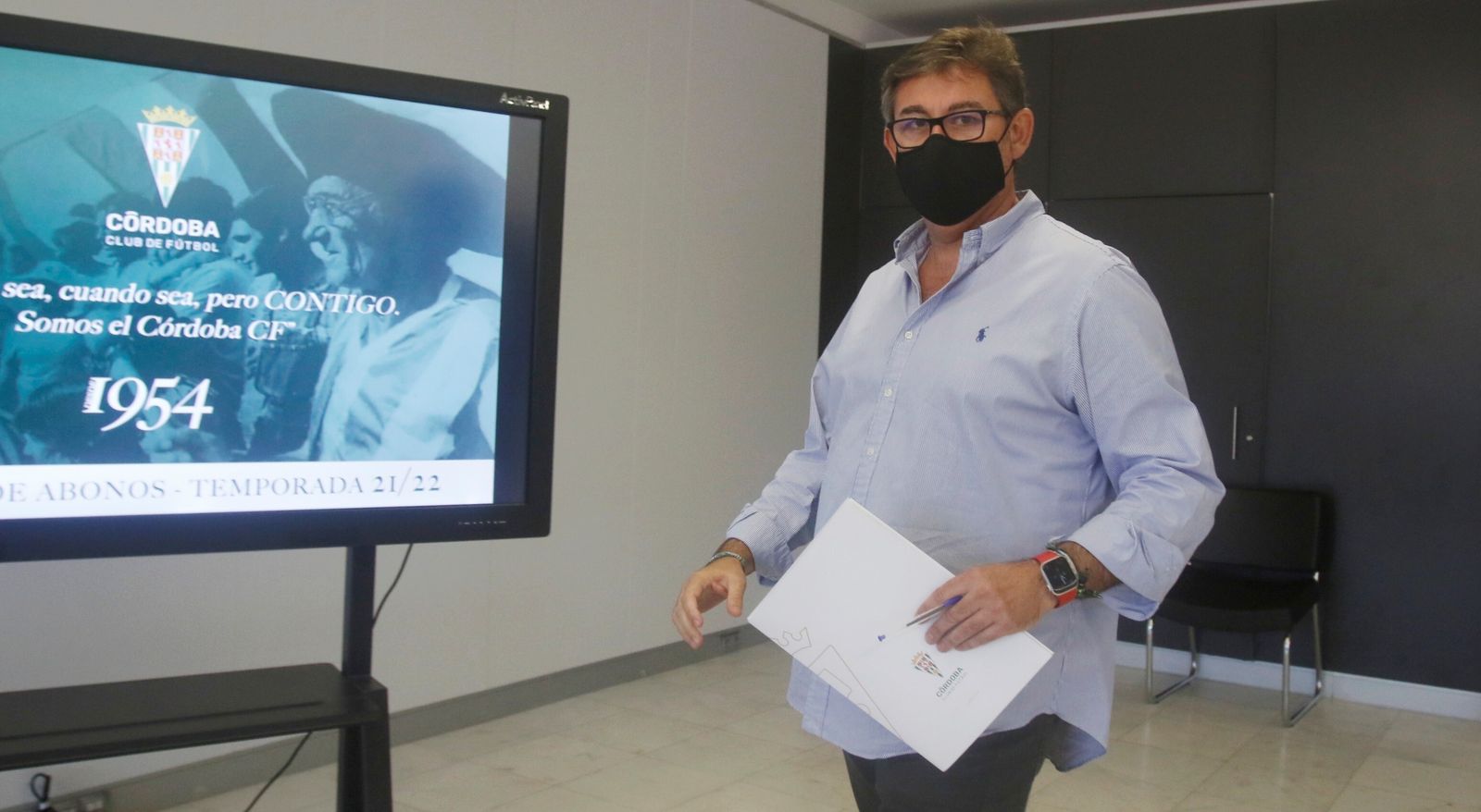 Javier González Calvo, en su llegada a la comparecencia de la campaña de abonos.