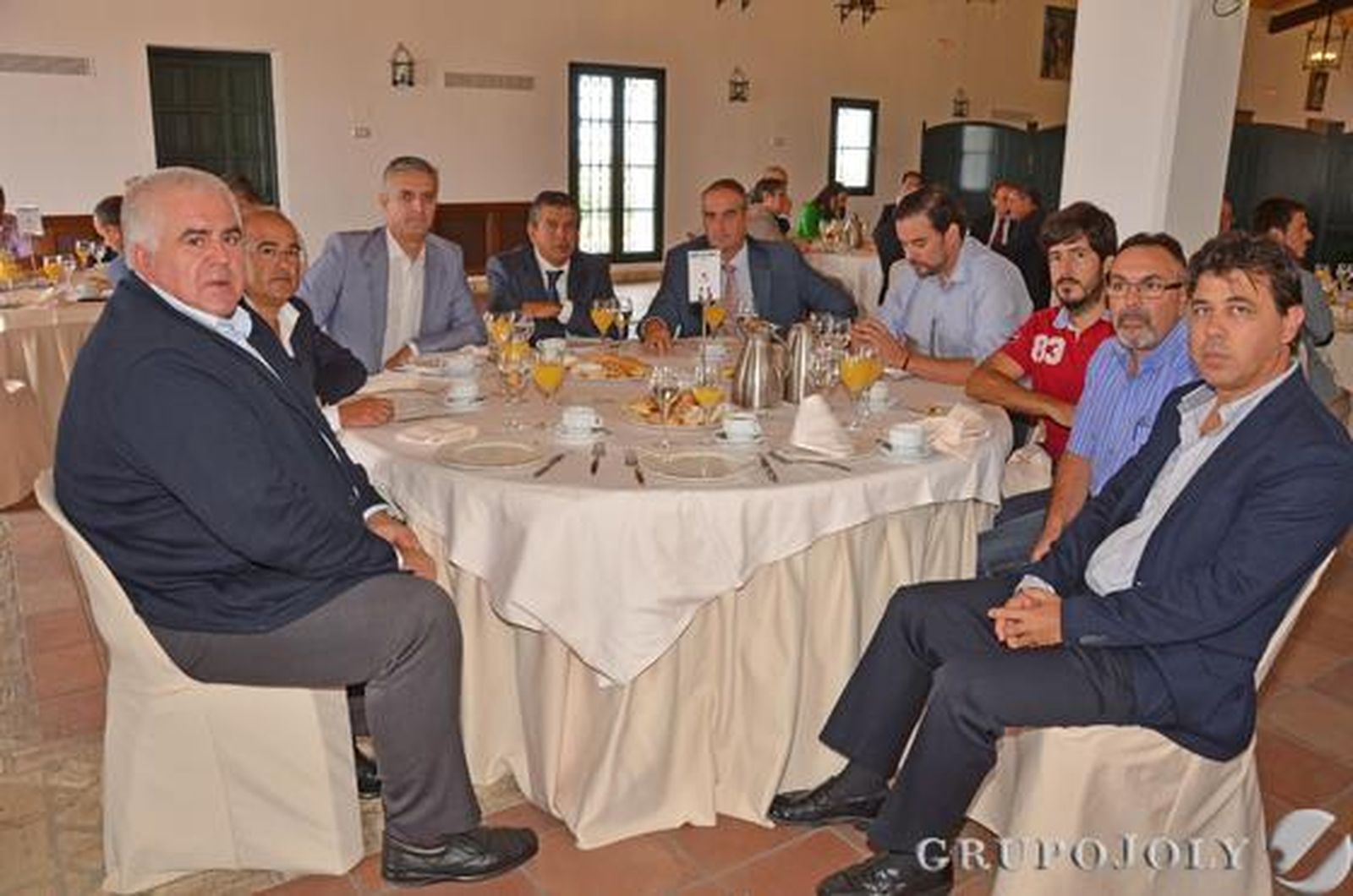 Miguel López Sierra, Andrés Jiménez Armario, Javier Lobo Arroyo, Pedro Medina Muñoz, Julio López Gallego, Joaquín Leyton Toro, Juan Carlos Cabrales y José Aguilera.

Foto: Aranda / Pascual