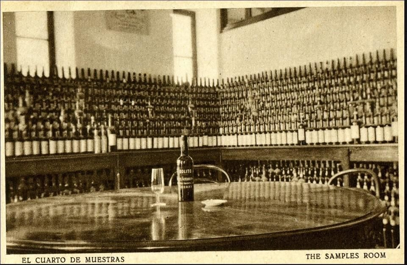 Cuarto de muestras de las bodegas Manuel Guerrero.