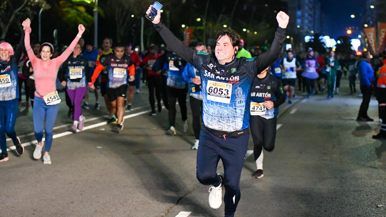 En imágenes: búscate en tu llegada a meta de la Carrera de San Antón 2025 (10)