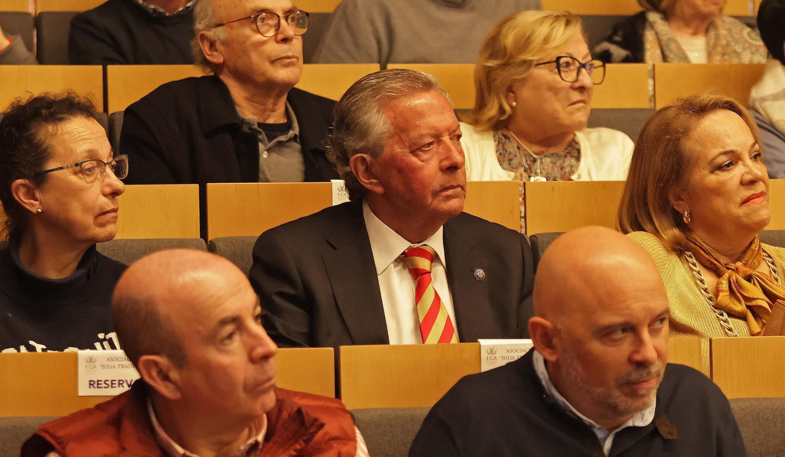 La clase magistral de Asier Unciti-Broceta en el Aula Universitaria de Mayores de la UCA, en imágenes