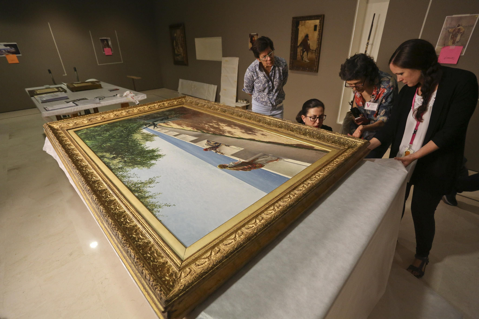 Fotos del montaje de la nueva exposición del Museo Carmen Thyssen