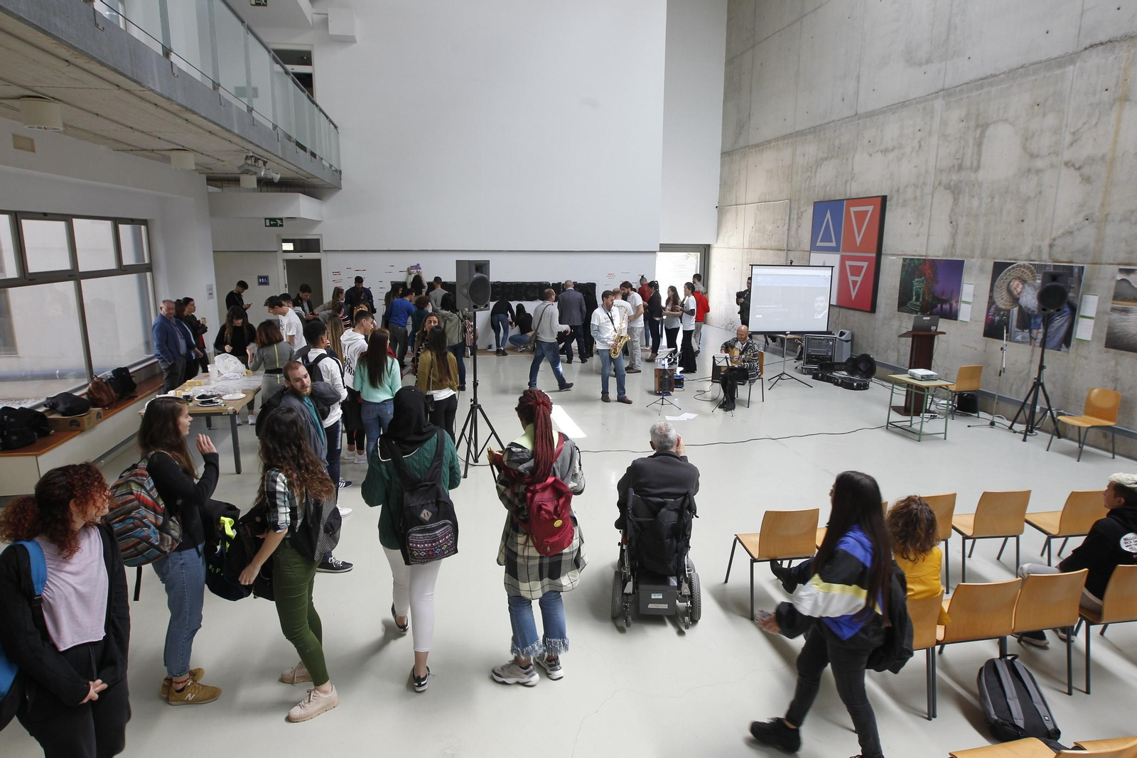 Fotos mural reivindicativo enfermedades raras Universidad de Almería-UAL