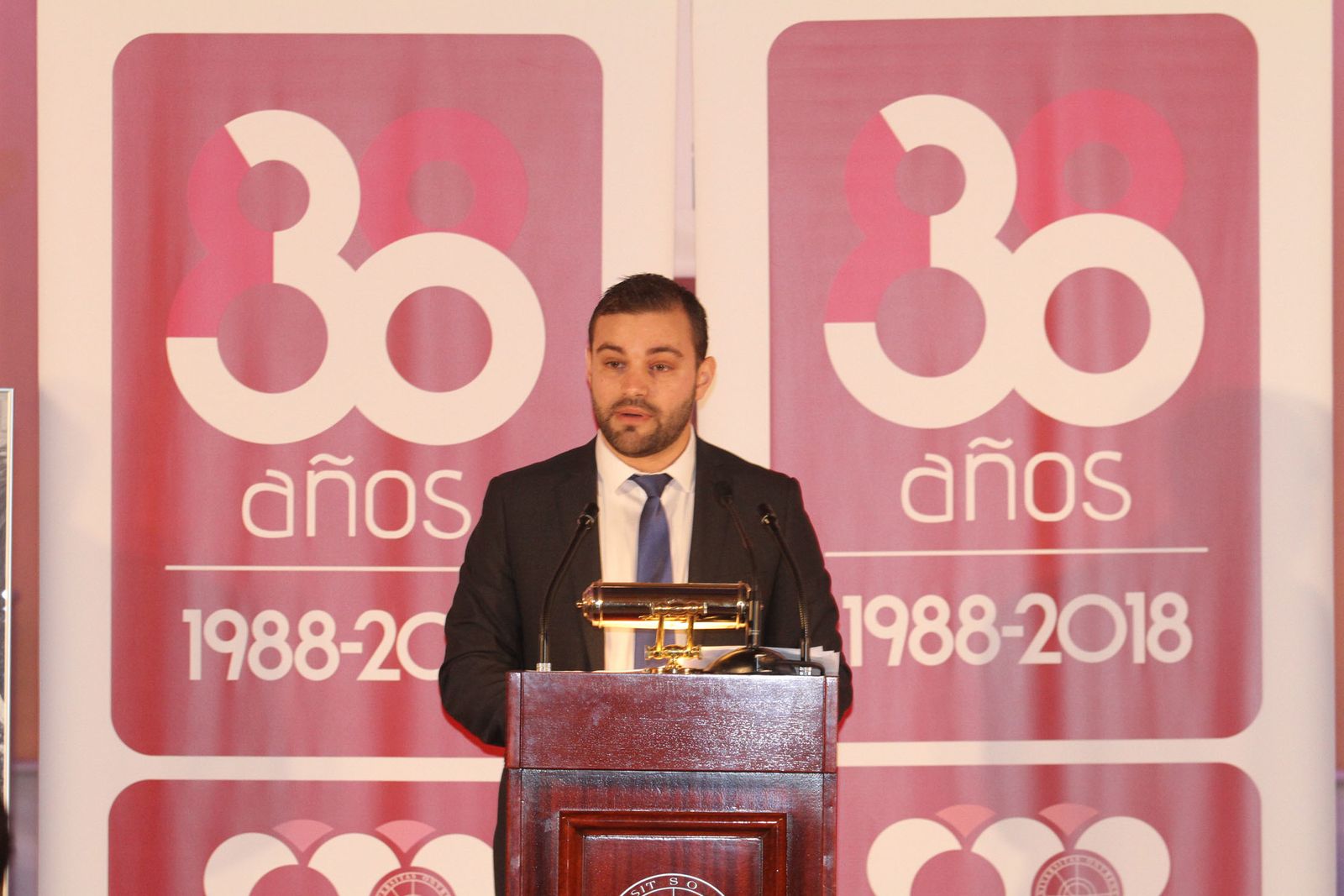 Imágenes de la entrega de premios de la asociación de antiguos alumnos 3 de Marzo en La Merced