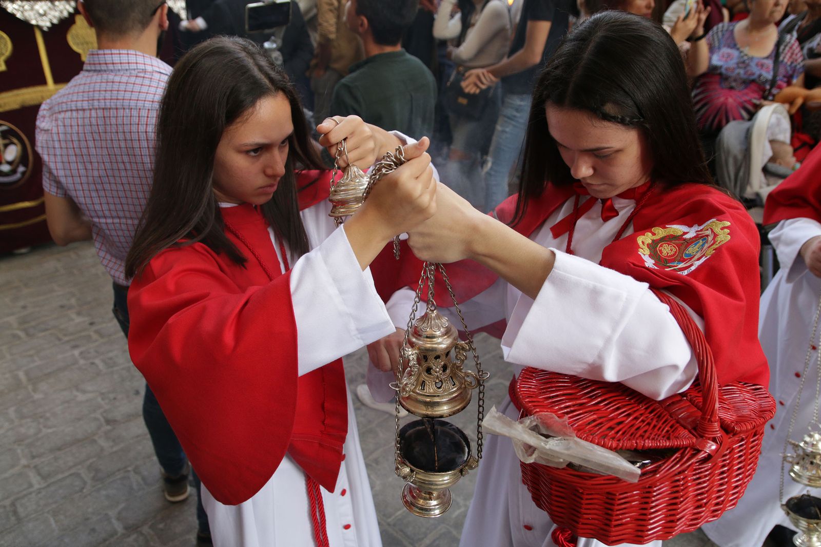 Imágenes de La Magna por las calles de Almería