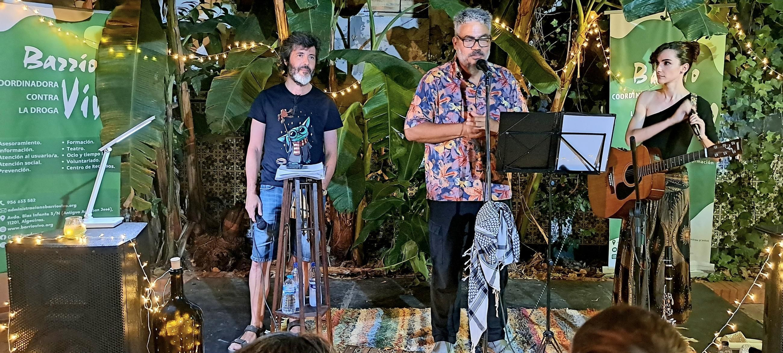 Un instante de la última noche de 'Versos Paralelos' en Barrio Vivo.