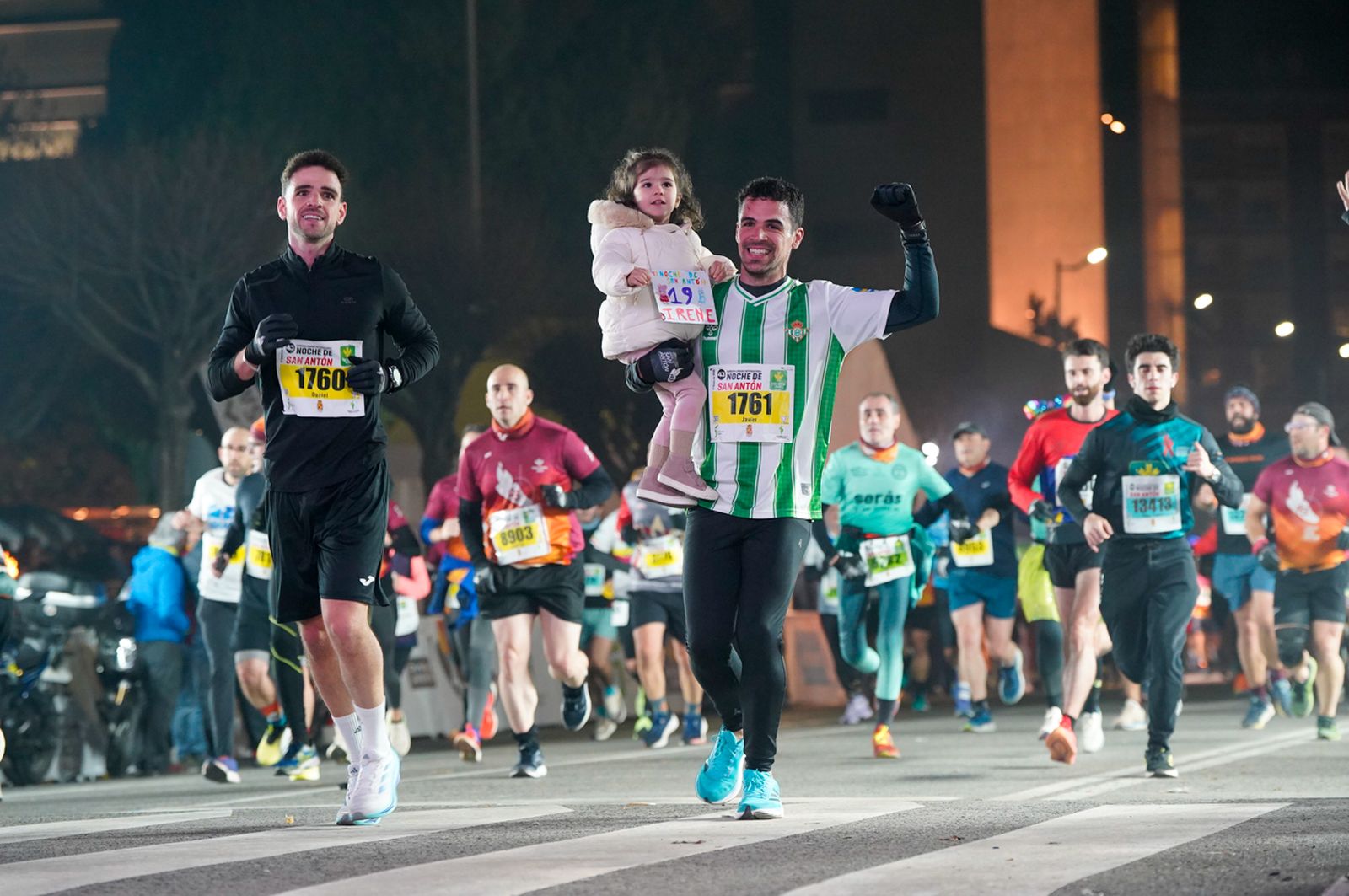 En imágenes: búscate en tu llegada a meta de la Carrera de San Antón 2026 (13)