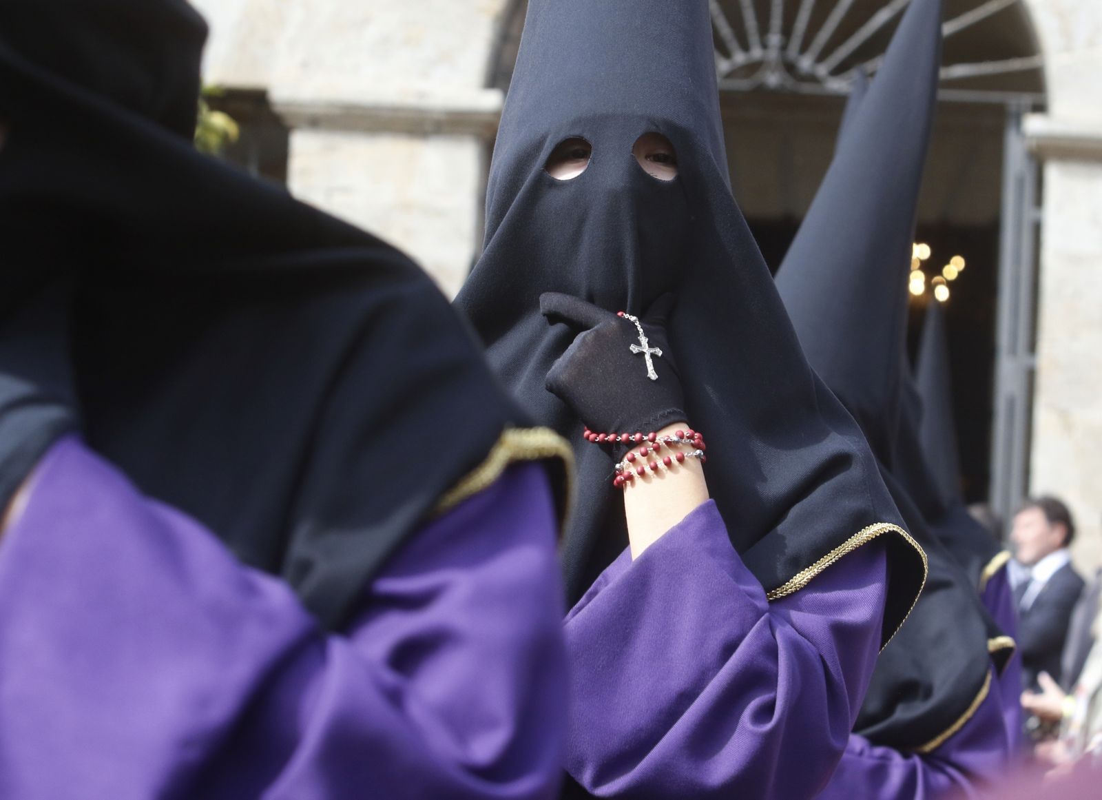 Jueves Santo en Córdoba: La procesión del Caído, en imágenes