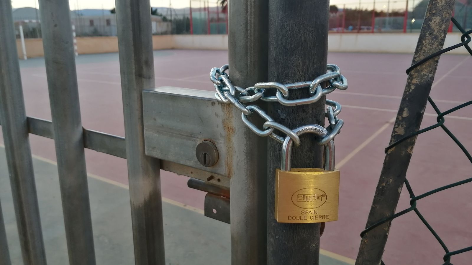 La pista de fútbol sala de la Ciudad Deportiva de La Cañada está 'clausurada' momentáneamente