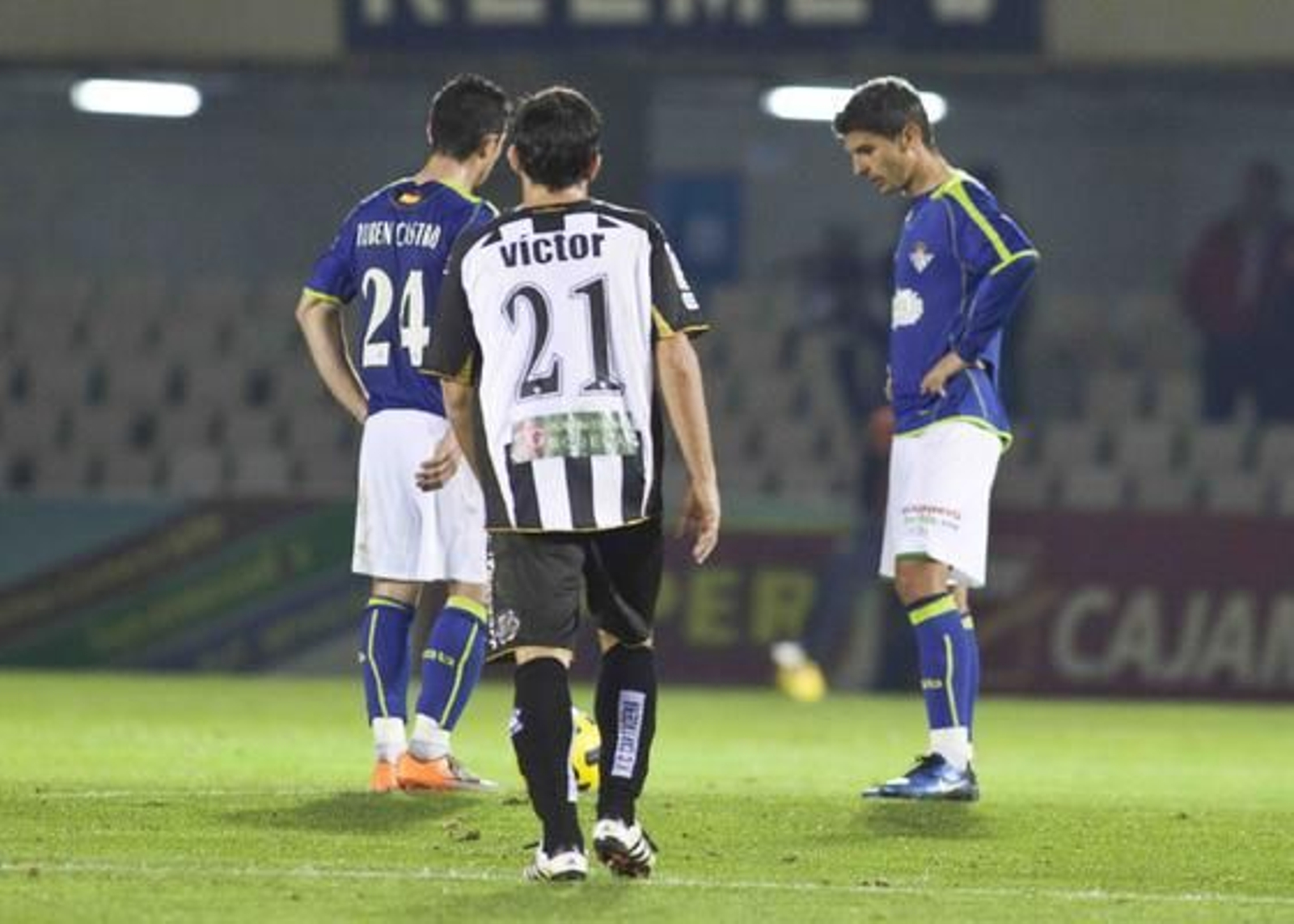 Los de Pepe Mel se dejan remontar en dos minutos.

Foto: LOF