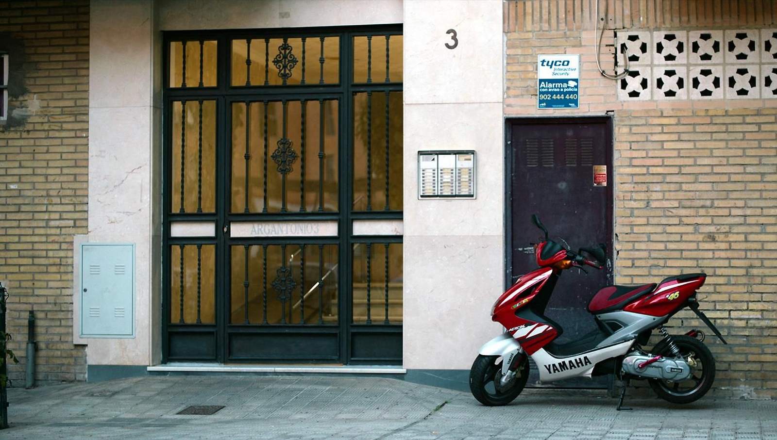 El portal de Marta del Castillo, en el documental de Paula Cons '¿Dónde está Marta?'