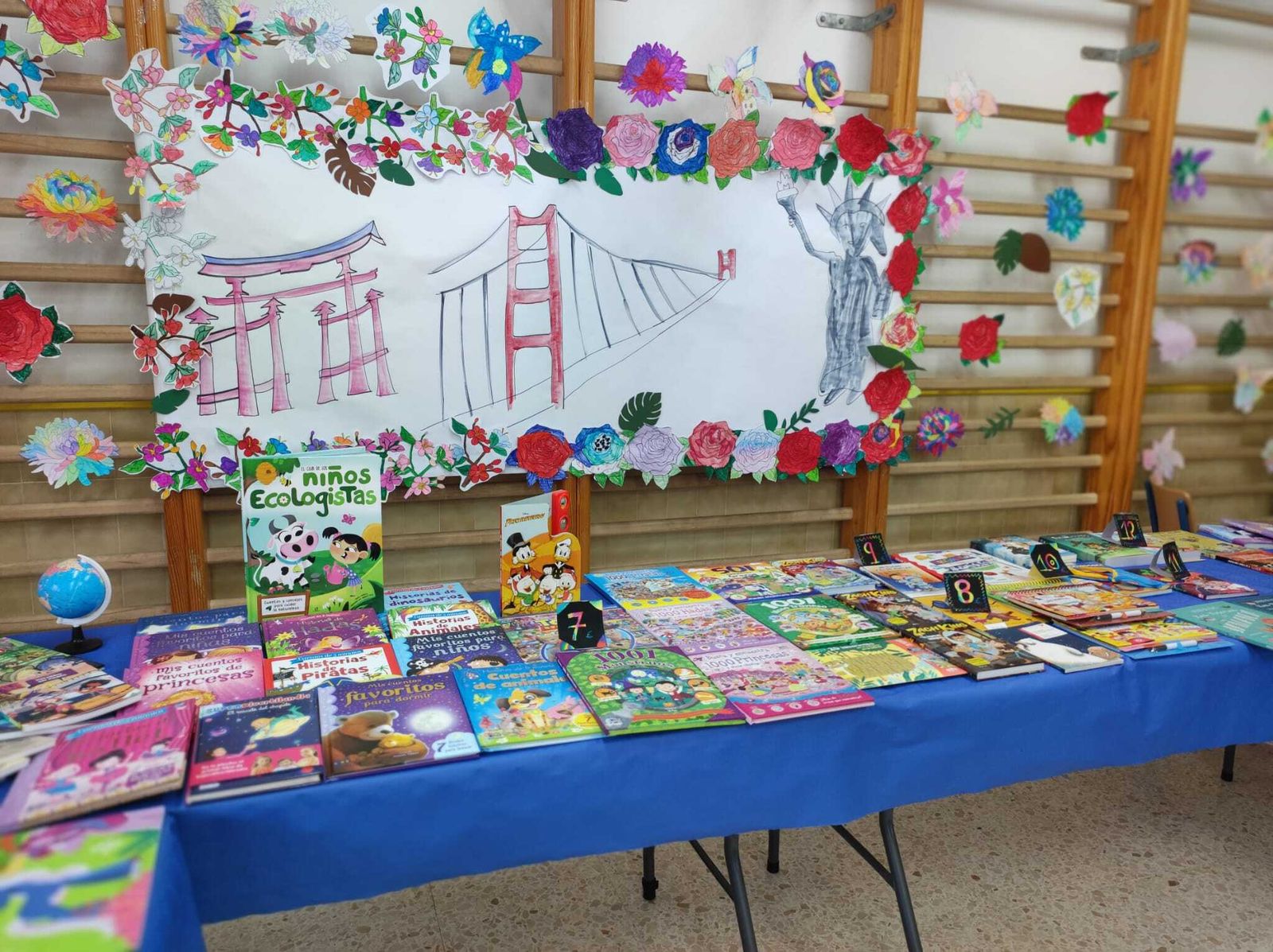 Una imagen de la Feria del Libro del colegio Tierno Galván de Cádiz.