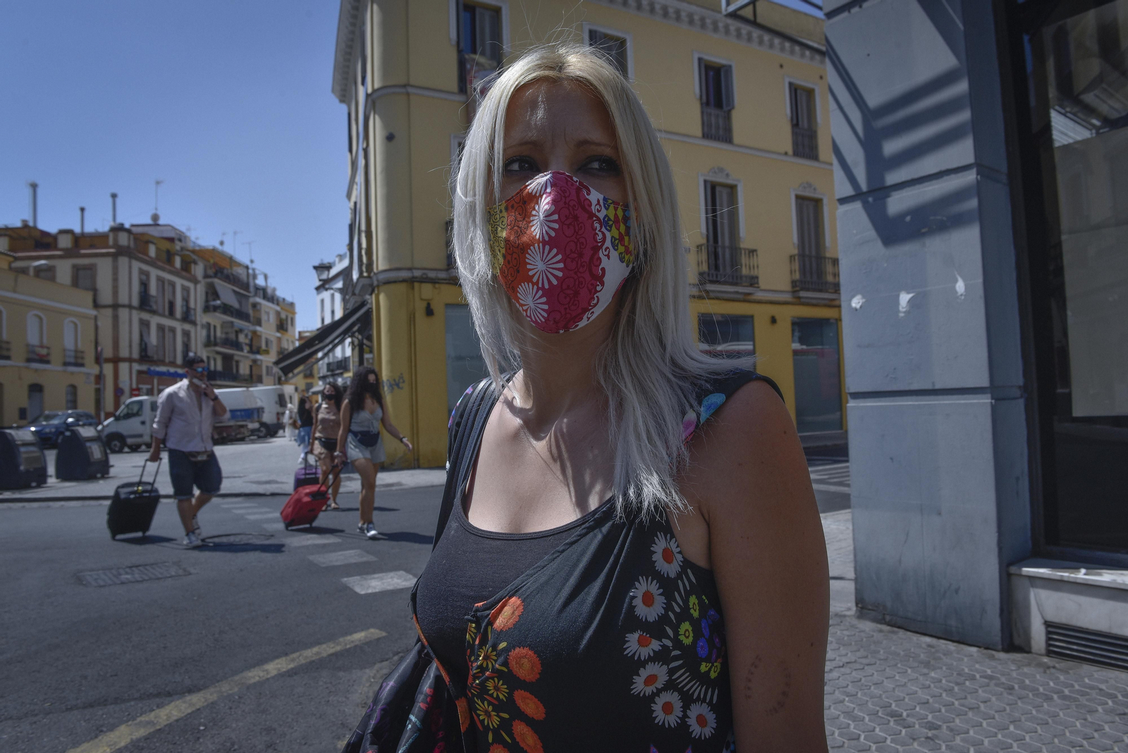 Mascarillas en Sevilla: de elemento sanitario a complemento de moda