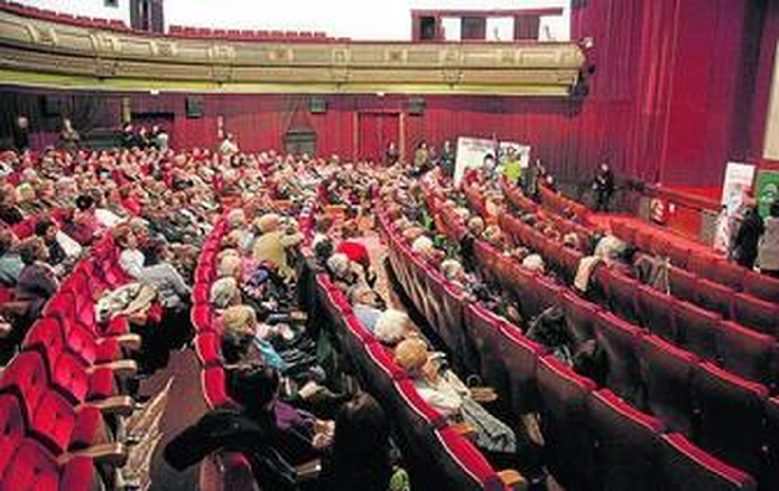 Una imagen del cine Cervantes antes de una proyección.