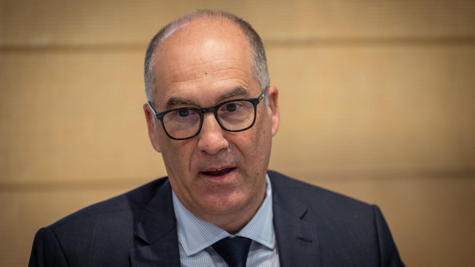 Alberto Virués informó sobre el problema de las farmacias en el ámbito rural.