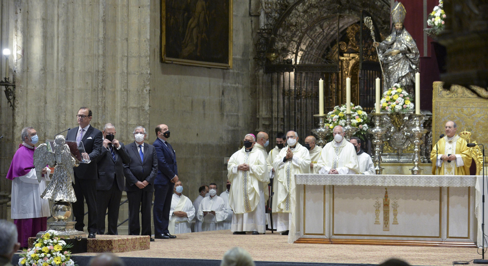 La Misa de despedida de Monseñor Asenjo, en imágenes