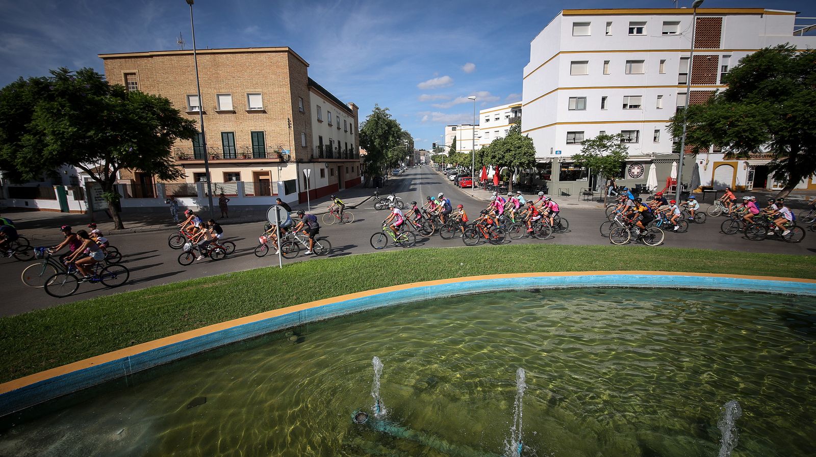 Gran ambiente en la fiesta de la bici y la amistad