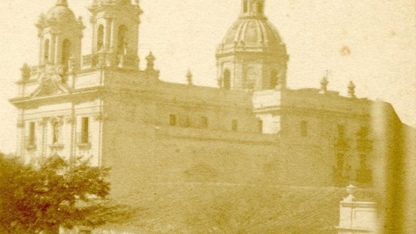 Fotografía estereoscópica de Masson del año 1858 que muestra la iglesia de San José.