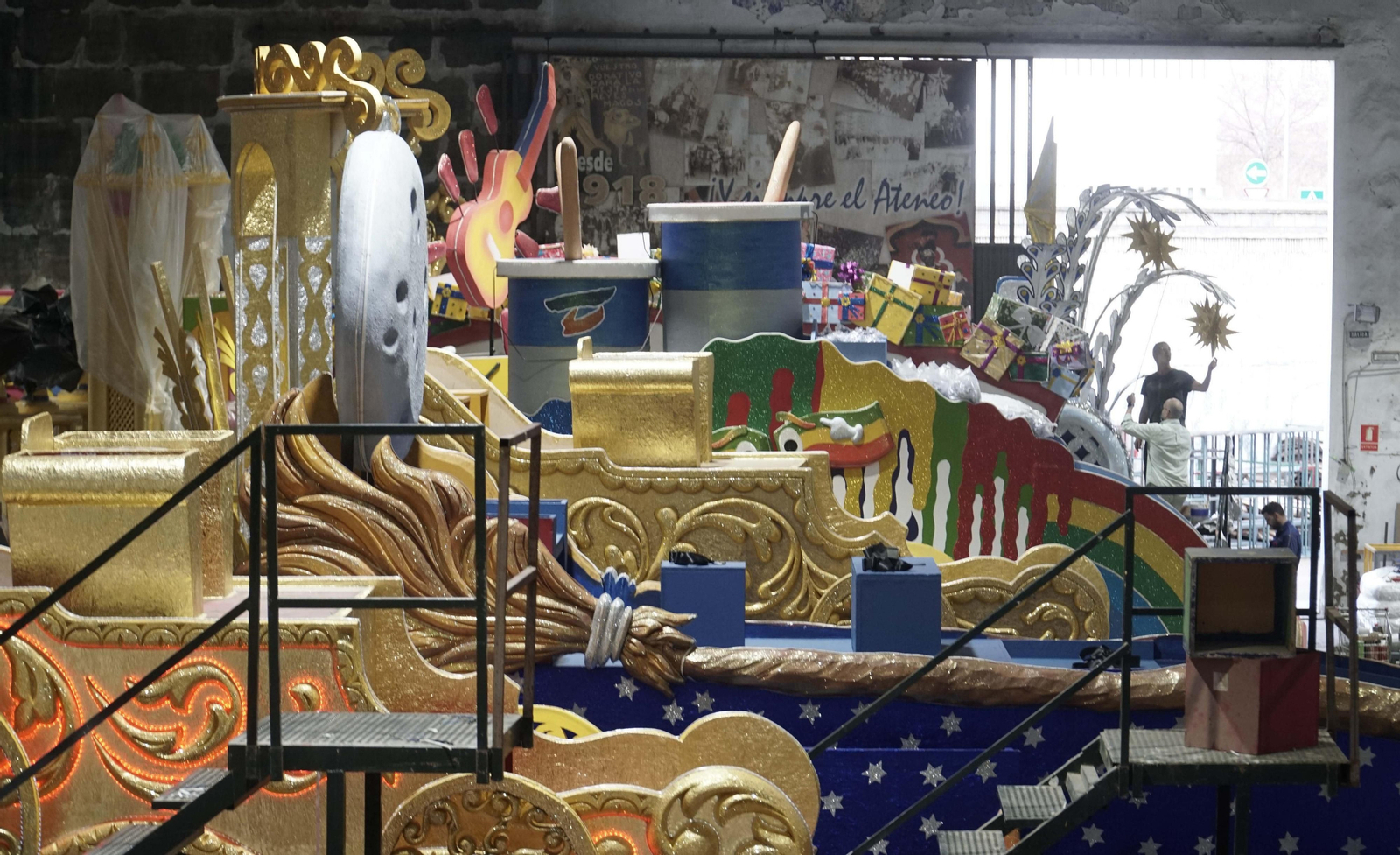 Así se construye la Cabalgata de Reyes Magos de Sevilla 2022