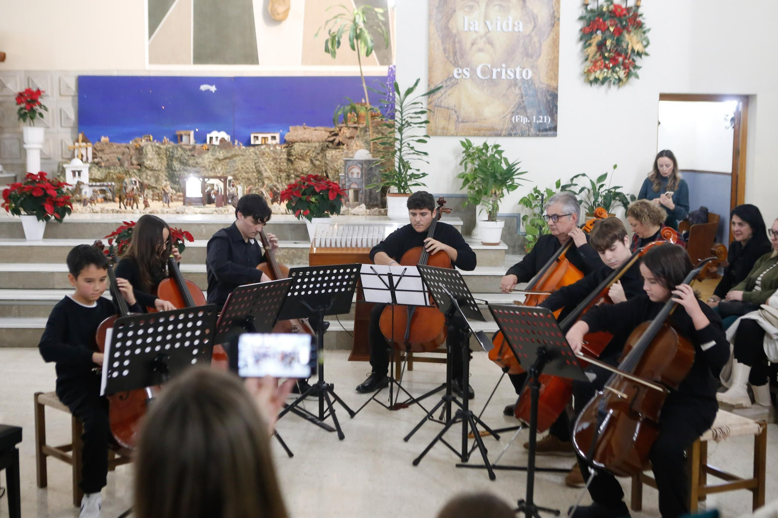 Las fotos del homenaje al padre Pedro por sus 50 años de entrega absoluta a la Piñera
