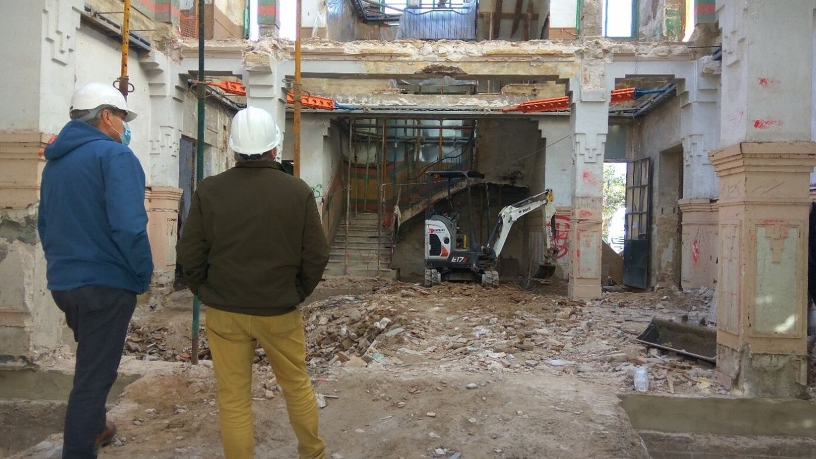 Estado actual del vestíbulo del antiguo colegio tras el vaciado para su consolidación.